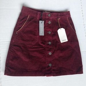 ✨3/$25✨YARGICI Corduroy button down mini skirt